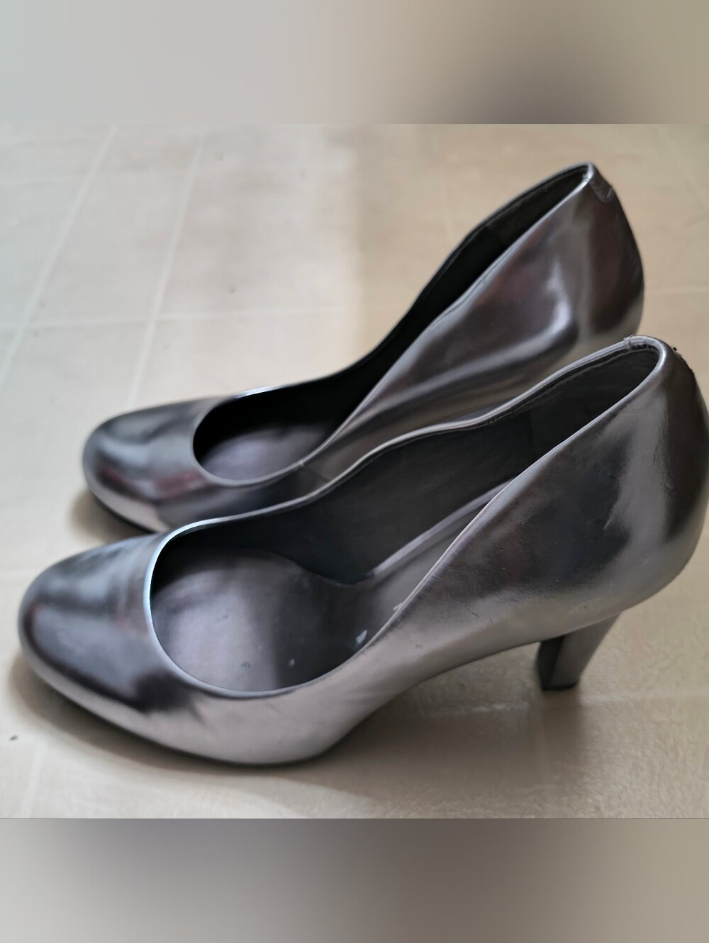 Jessica Simpson Women's Metallic Gray Pump